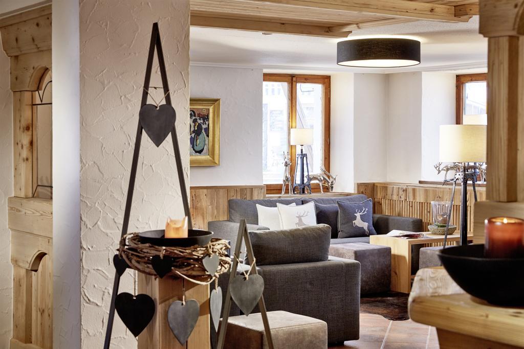 Der Gruene Baum Mountain Boutique Hotel แอห์วัลด์ ภายนอก รูปภาพ