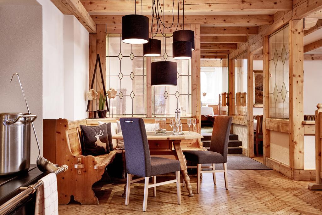 Der Gruene Baum Mountain Boutique Hotel แอห์วัลด์ ภายนอก รูปภาพ