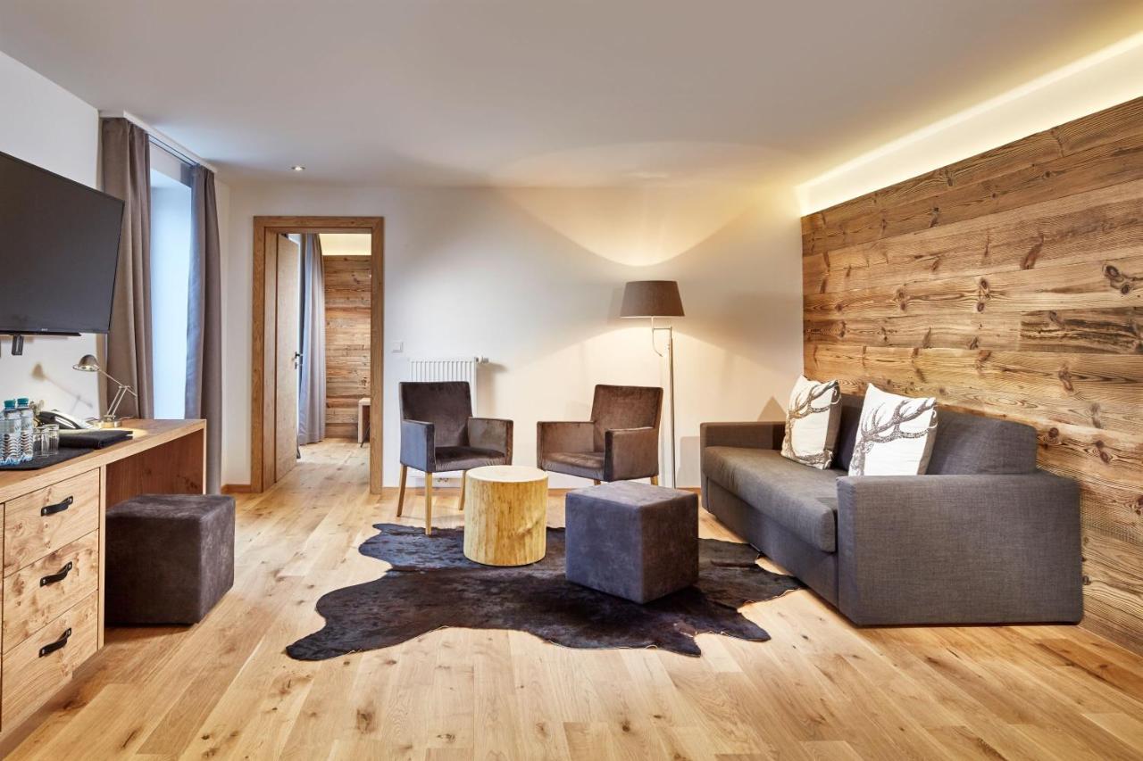 Der Gruene Baum Mountain Boutique Hotel แอห์วัลด์ ภายนอก รูปภาพ