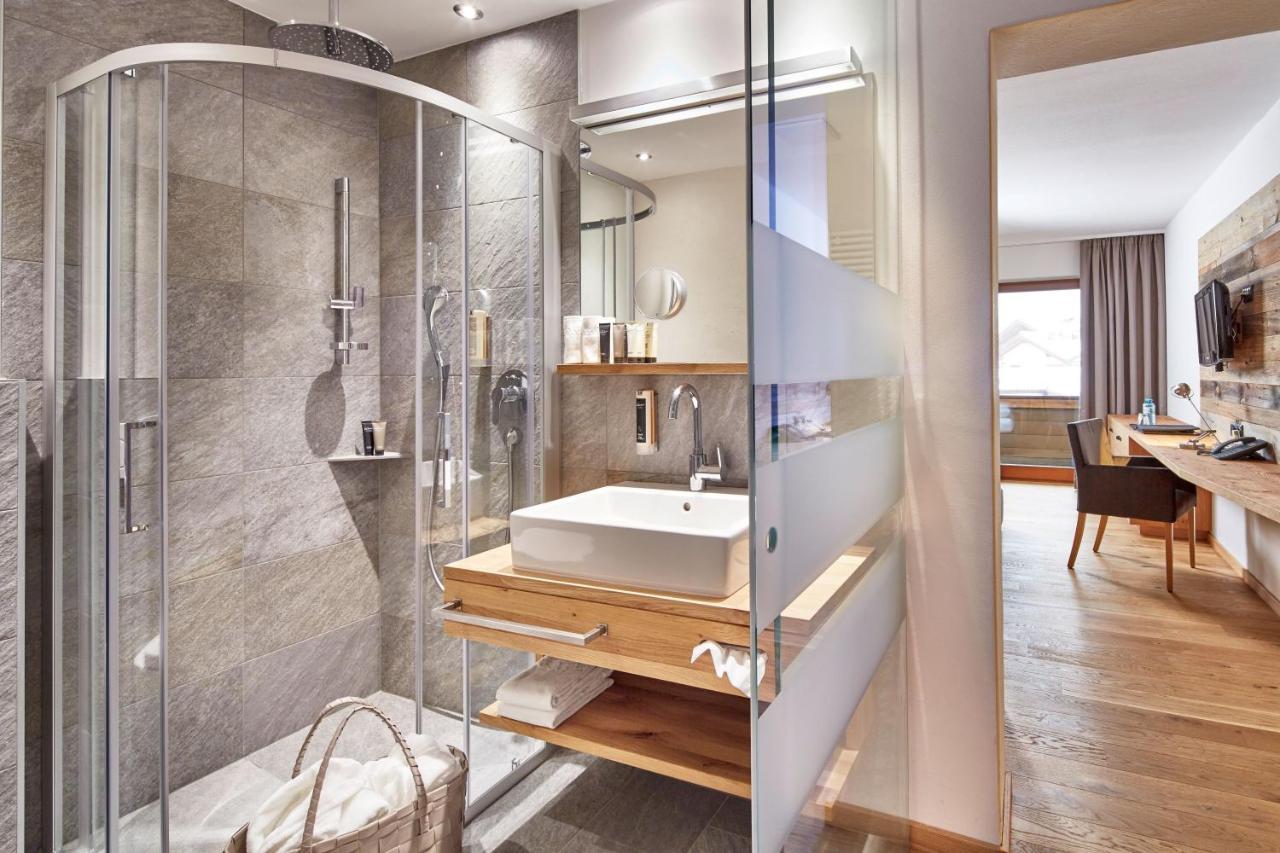Der Gruene Baum Mountain Boutique Hotel แอห์วัลด์ ภายนอก รูปภาพ