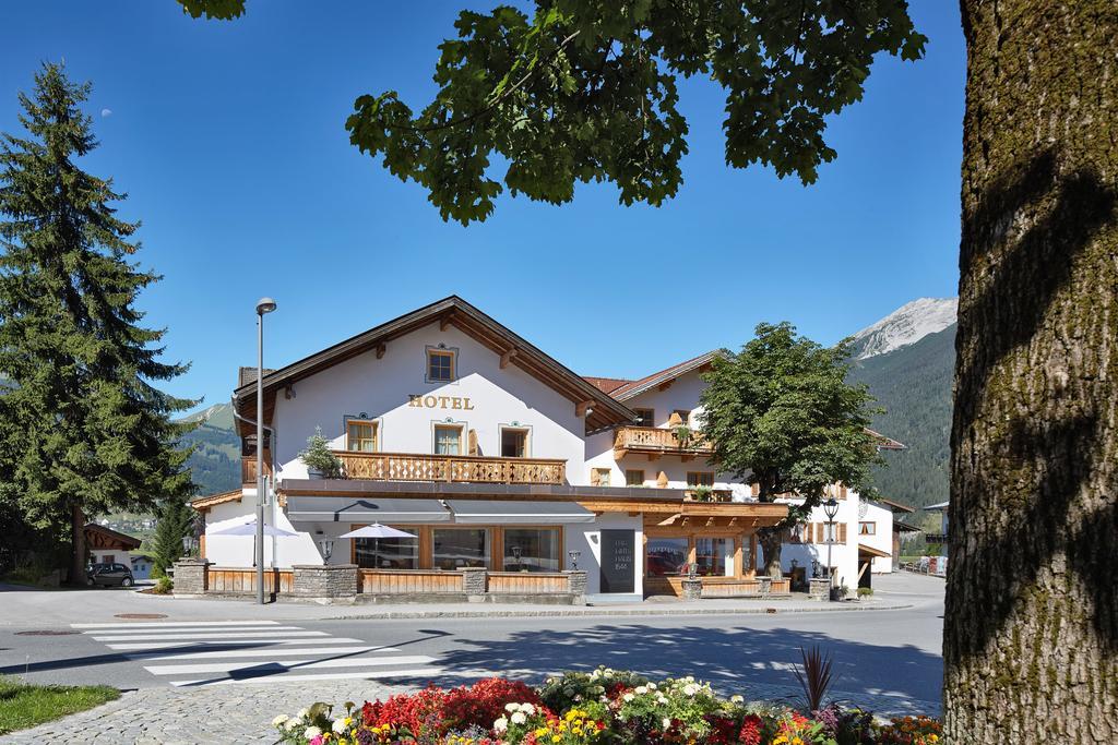 Der Gruene Baum Mountain Boutique Hotel แอห์วัลด์ ภายนอก รูปภาพ